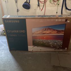 65” Samsung Crystal UHD 4K Smart Tv 