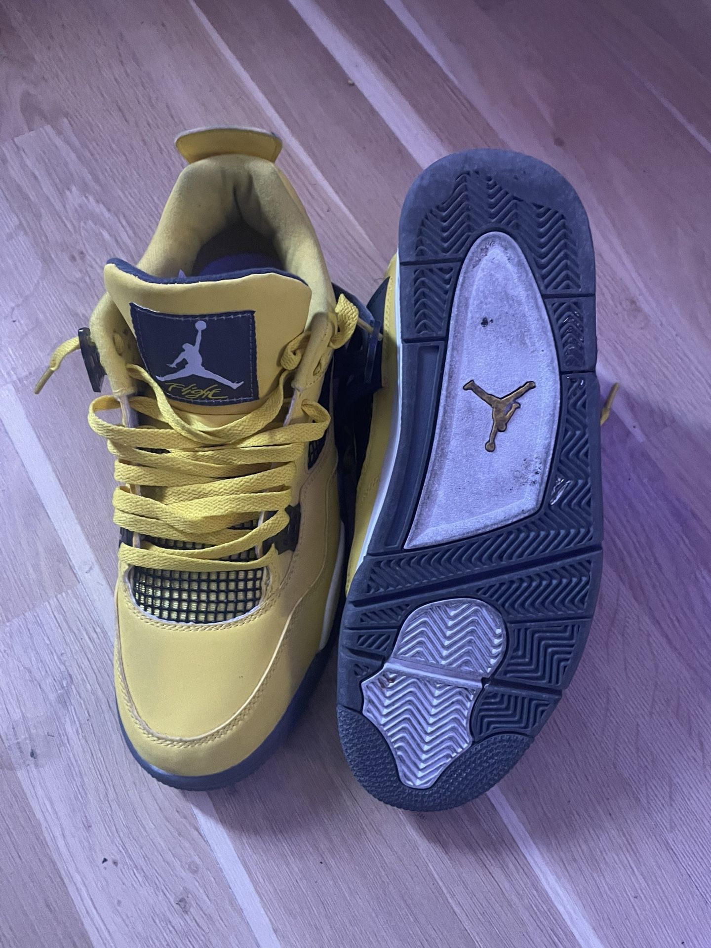 Jordan 4s