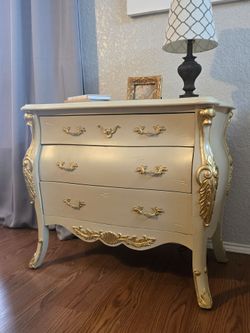 Stunning  Bombay Chest of Drawers