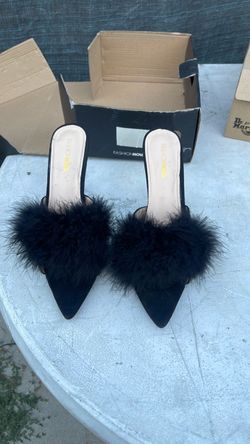 Fashion Nova Black Feather Pointed Toe Mules