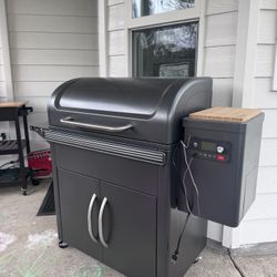 Traeger Silverton XL