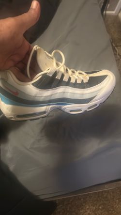 Women’s Nikes size 8.5