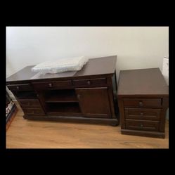 Gorgeous Desk & File Cabinet/night Stand 