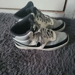 Nike Size 9.5