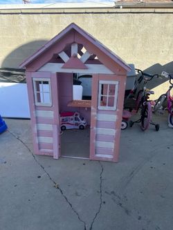 Kids wood house
