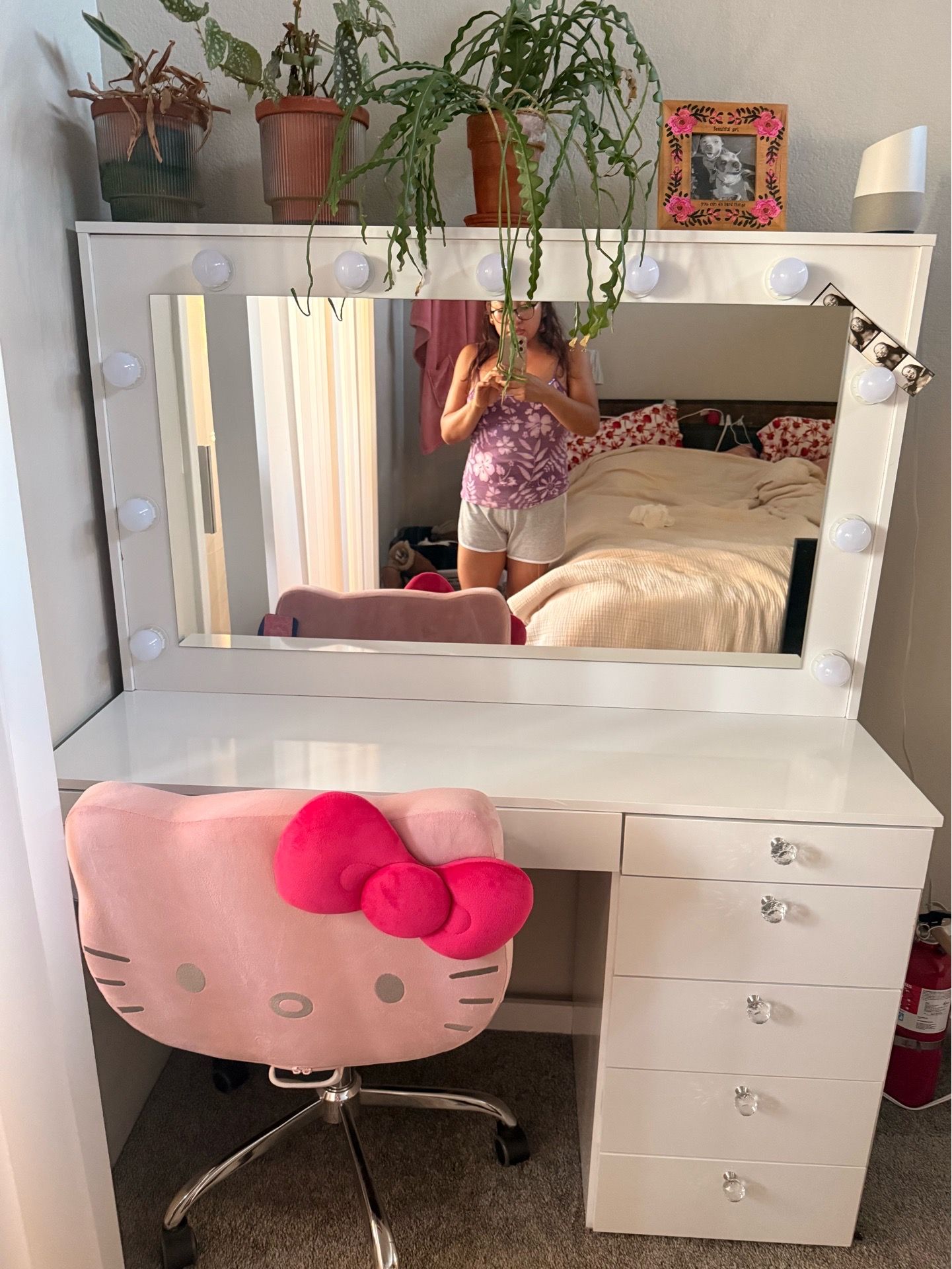 Vanity + Hello Kitty Chair