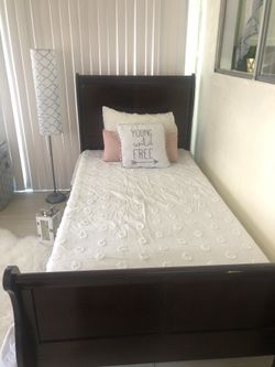 twin bed without mattress
