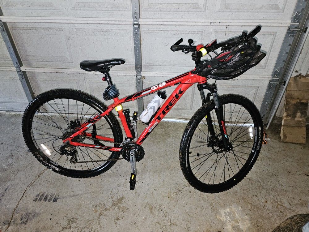 Trek Marlin 5 Mountain Bike