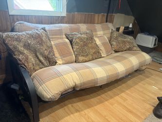 Metal frame futon