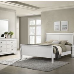 WHITE FULL Size bedroom set includes full bed, dresser, mirror and nightstand. 