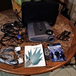 InFocus LP500/530 Projector - Remote, Manuals, Cables, Wires, Power Cords, Case Included.