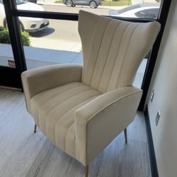 VELVET ACCENT CHAIR 