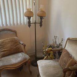 LF50681EC: Arts & Crafts Style Hammered Copper Lamp w. Glass Shades