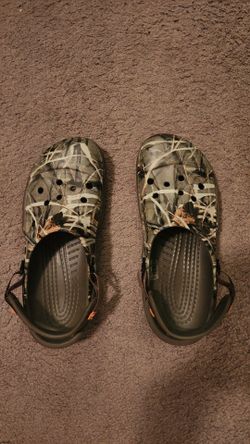 🐊CROCS Clogs, REAL TREE Camouflage with Velcro Strap, Mens Size : 10 & Women's Size : 12