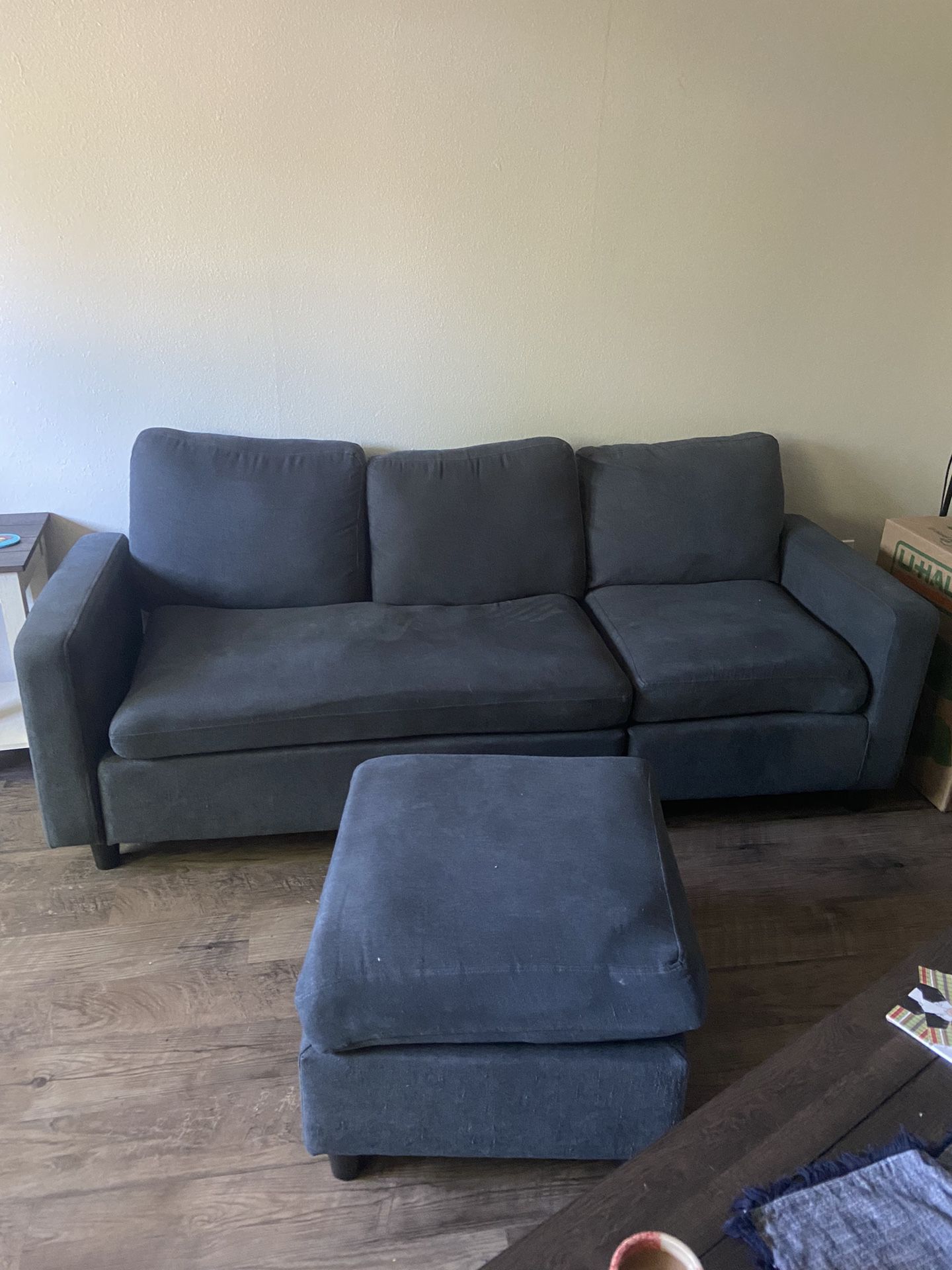 Sofa With Convertible Chaise/Ottoman 