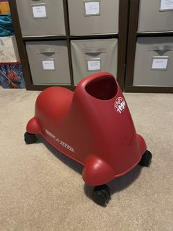 Radio Flyer Riding Toy