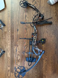 Bear Archery Cruzer G2 Ready to Hunt Compound Bow Package for Adults and Youth, Right Hand, Wildfire 70lb