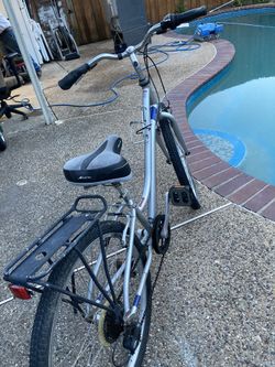 Raleigh Venture Comfort Bike Medium