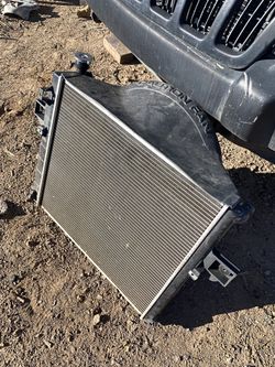 2002 Wj Jeep Grand Cherokee 4.7 Radiator