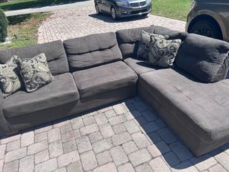 Sofa Sectional… Delivery Extra