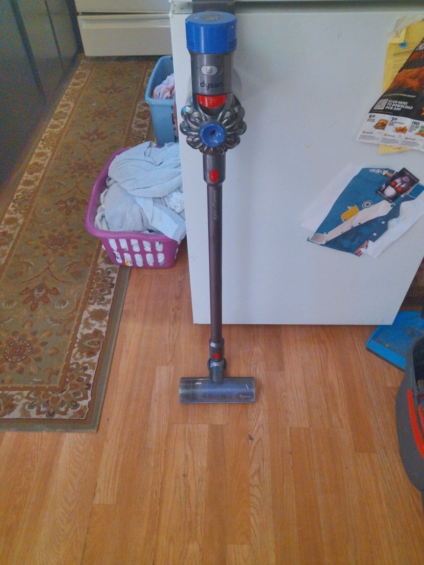 Dyson V7 Animal Vacume