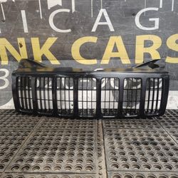 Jeep Grand Cherokee 2005-2007 GRILLE