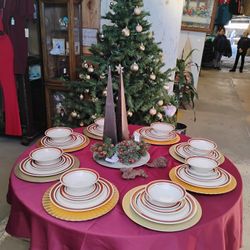 Collectible Set For 8 People. New Decoration From Pier 1 Imports 