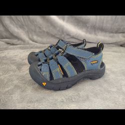 KEEN Footwear Newport Youth Unisex Waterproof Blue Strapped Hiking Shoes 9 GOOD
