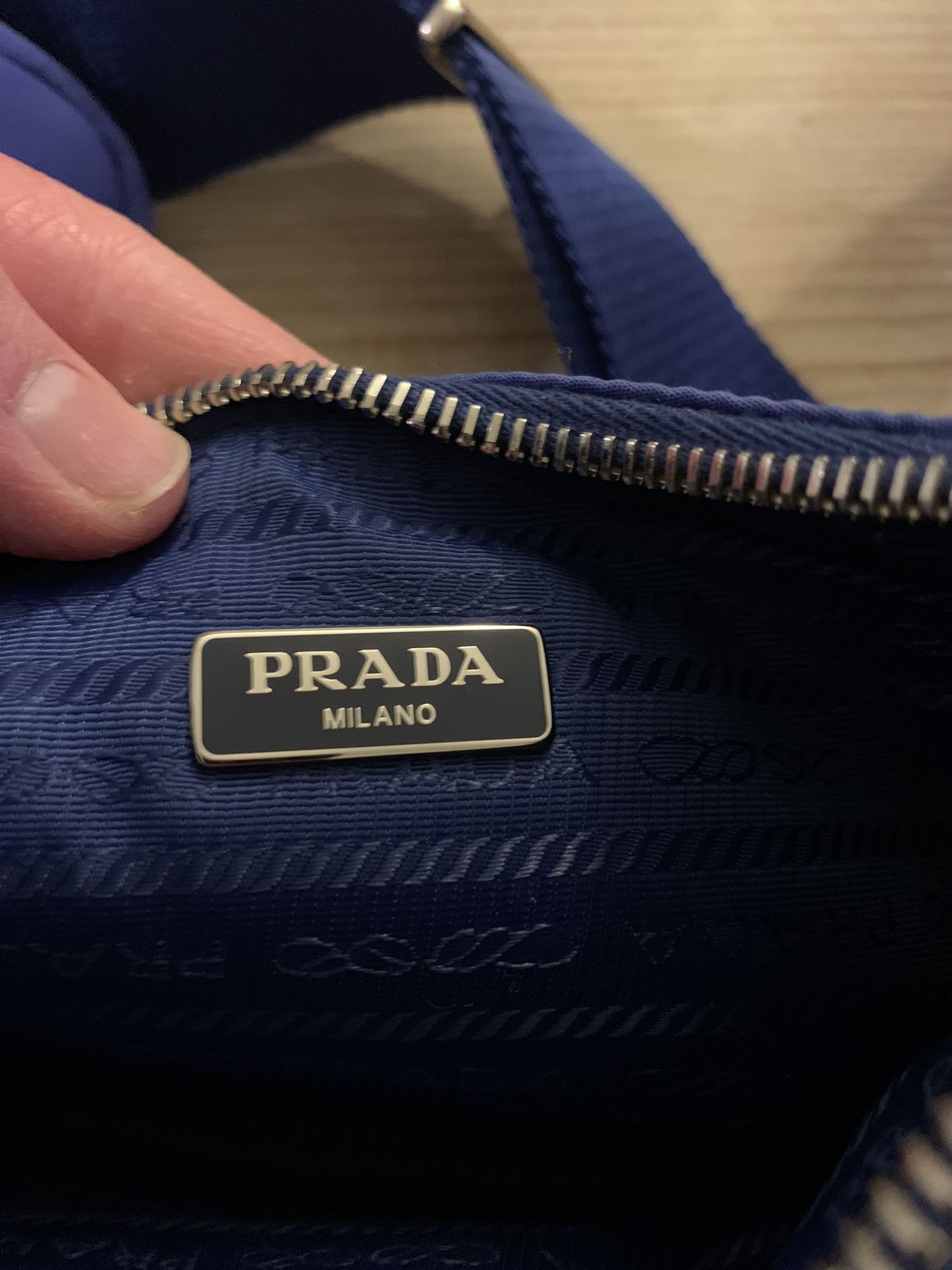 CROSSBODY HANDBAG 100% AUTHENTIC EXCELLENT CONDITION RETAIL $1990+ Tax