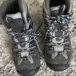 Womens Keen Hiking Boots, Size 7