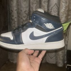 Midnight Blue Jordan 1 Mid 