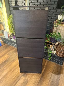 Shoe cabinet