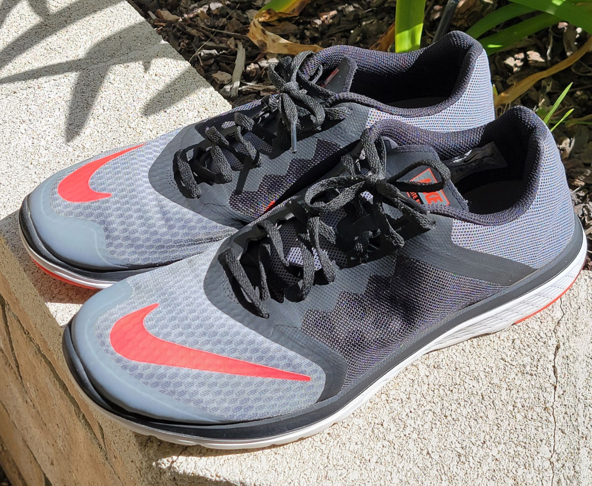 Men's Nike FS Lite Run 3 Cool Gray Crimson Black Gray Red 807144-002 Shoes Sz 11.5