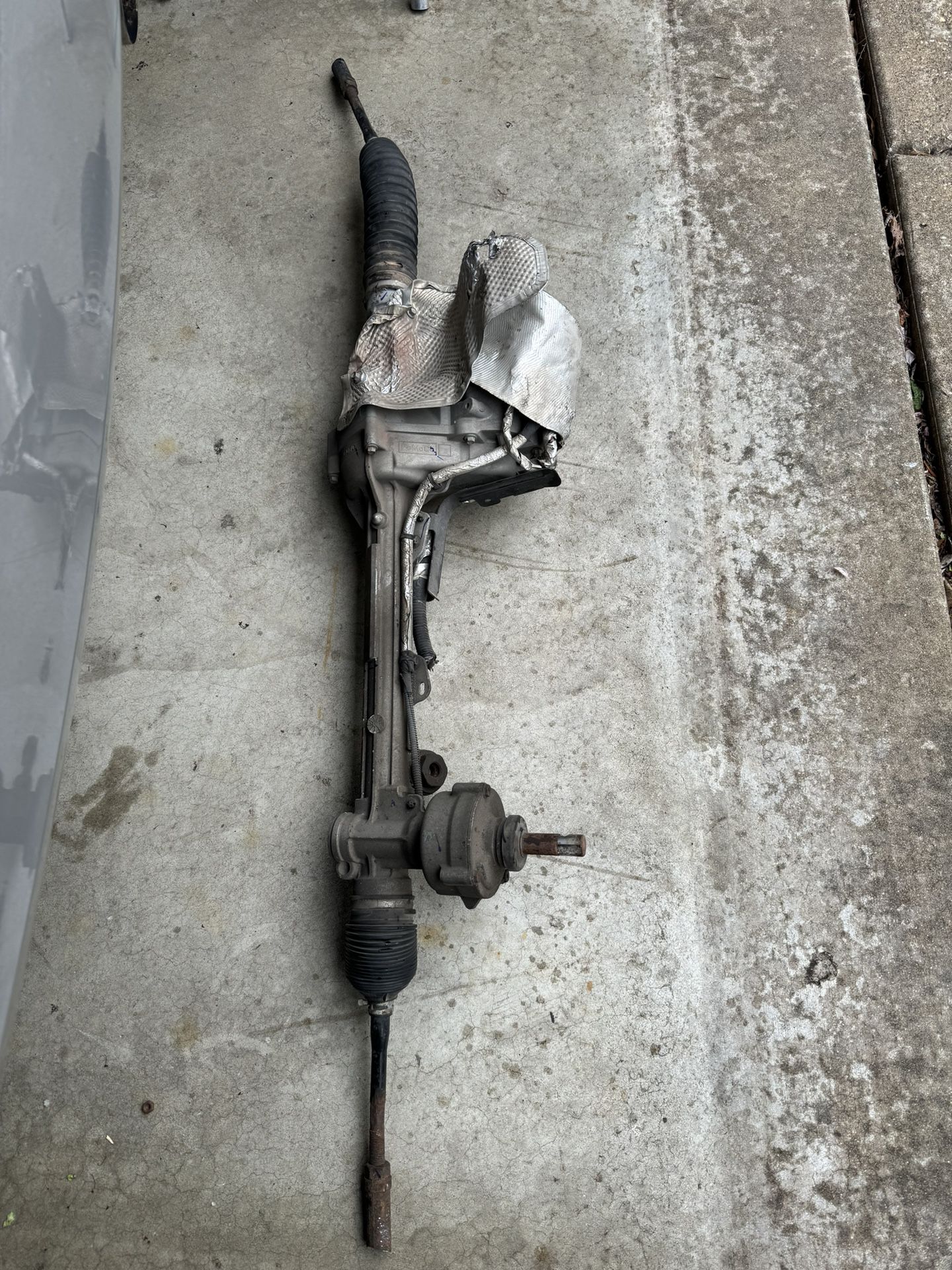 2013-2015 Ford Explorer Electric Assist Power Steering Rack and Pinion Assembly OEM