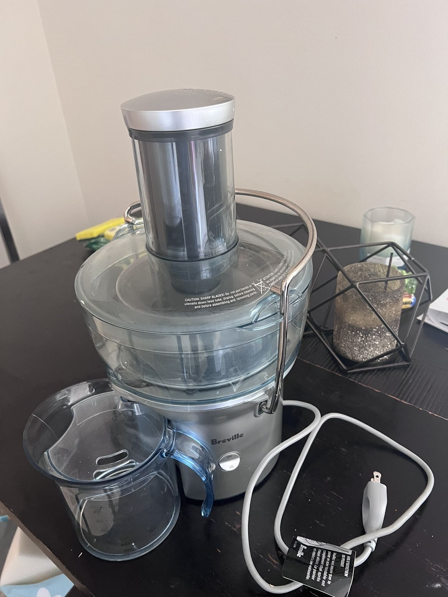 Breville Juice Fountain Compact Juicer, Silver, BJE200XL