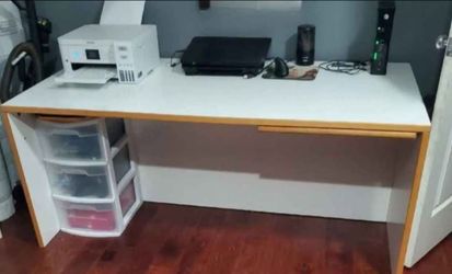 Sturdy white desk