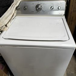White Maytag Washer With Steel Tub