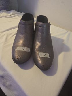 Women shoes size 6