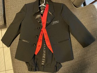 Toddlers 3 Piece Tux