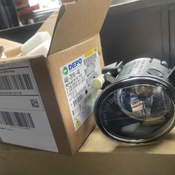 NEW! Fog Light with Bulbs - 2008-2011 Mercedes Benz