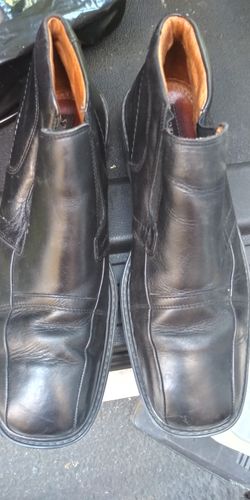 A,MAN CASUAL SHOES SIZE 10 STRUCTURE BRAND
