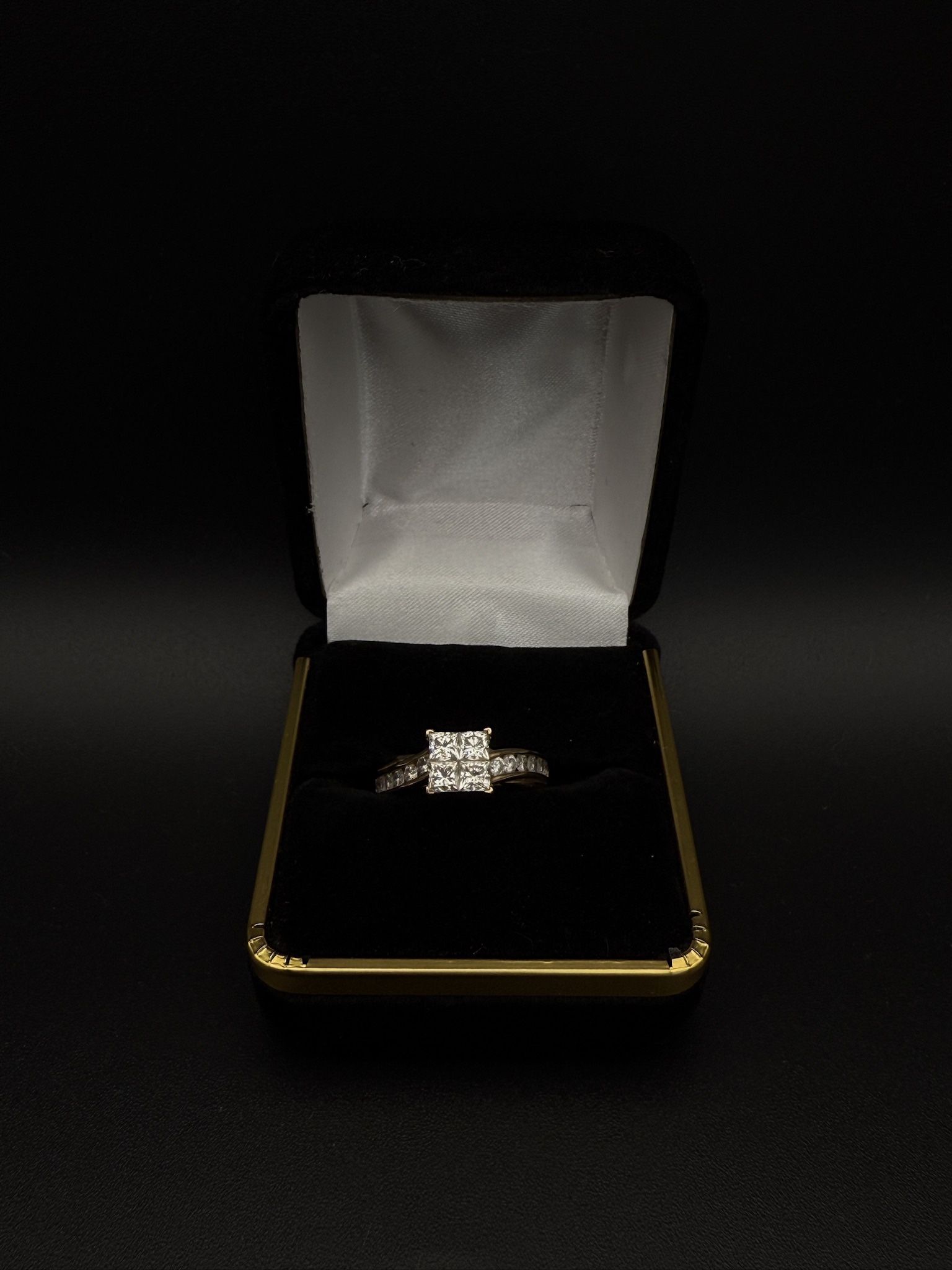 Ladies Diamond Ring