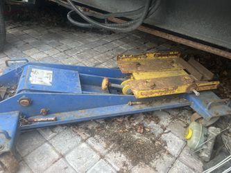 Transmission jack semi truck