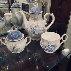 Beautiful Victorian Vintage Musical Tea Set 