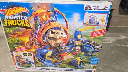 Hot Wheels Monster Trucks T-Rex Volcano Arena