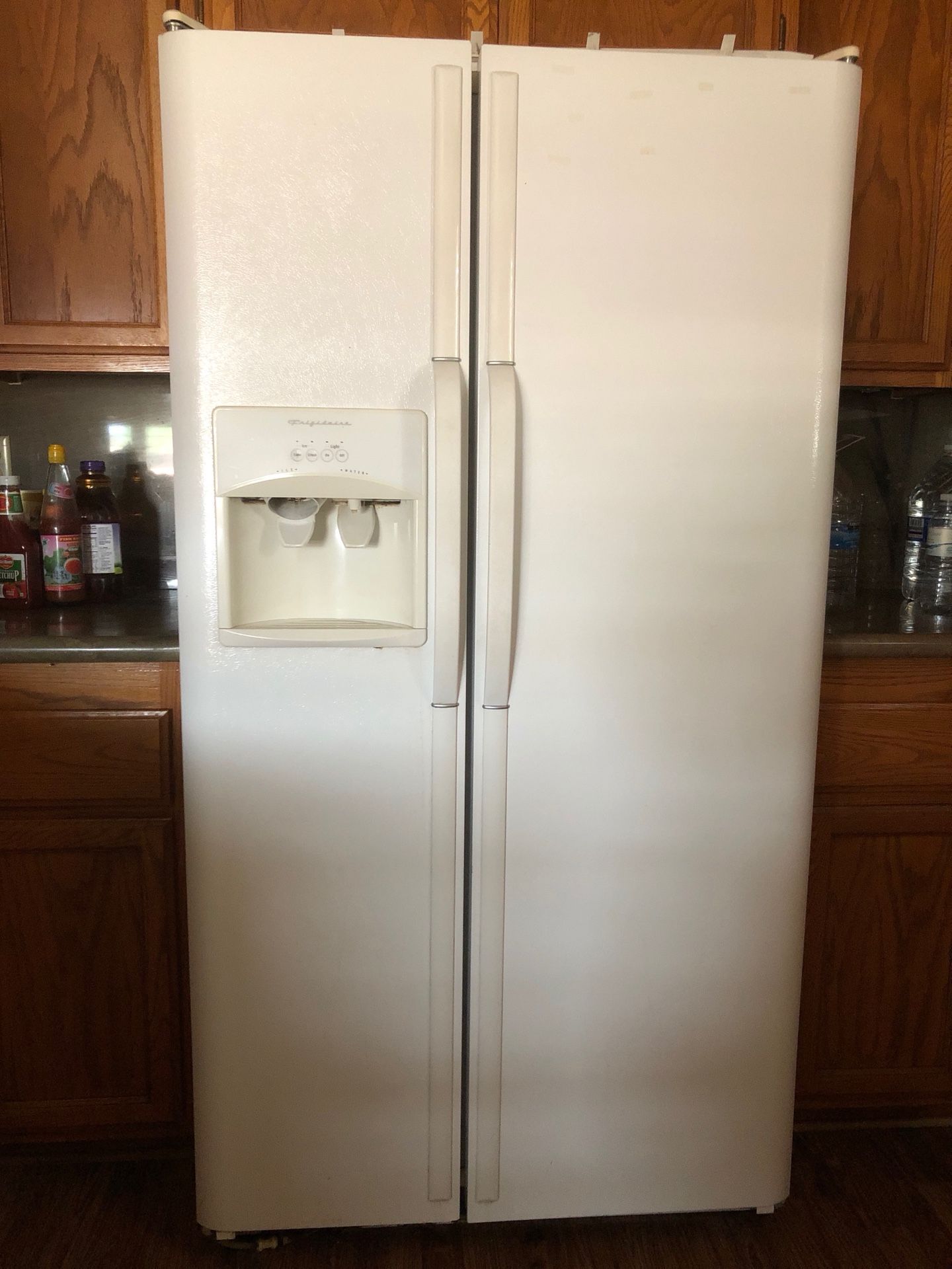 Fridgidaire -refrigerator