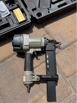 Nail gun
