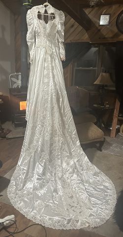 Vintage Wedding Dress With Long Train