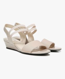 LifeStride Women's, Yolo Sandal Size 6.5