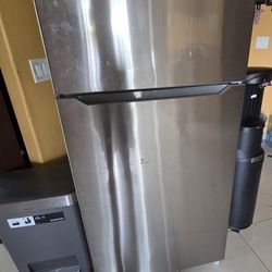 Insignia Fridge/freezer 